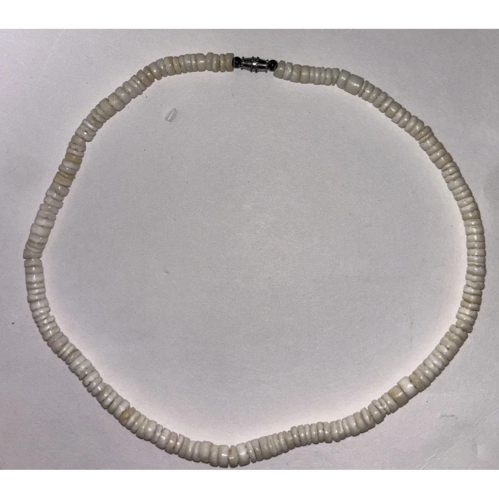 Vintage 1970s Hawaiian Surfer Genuine Puka Shell Necklace Choker 18